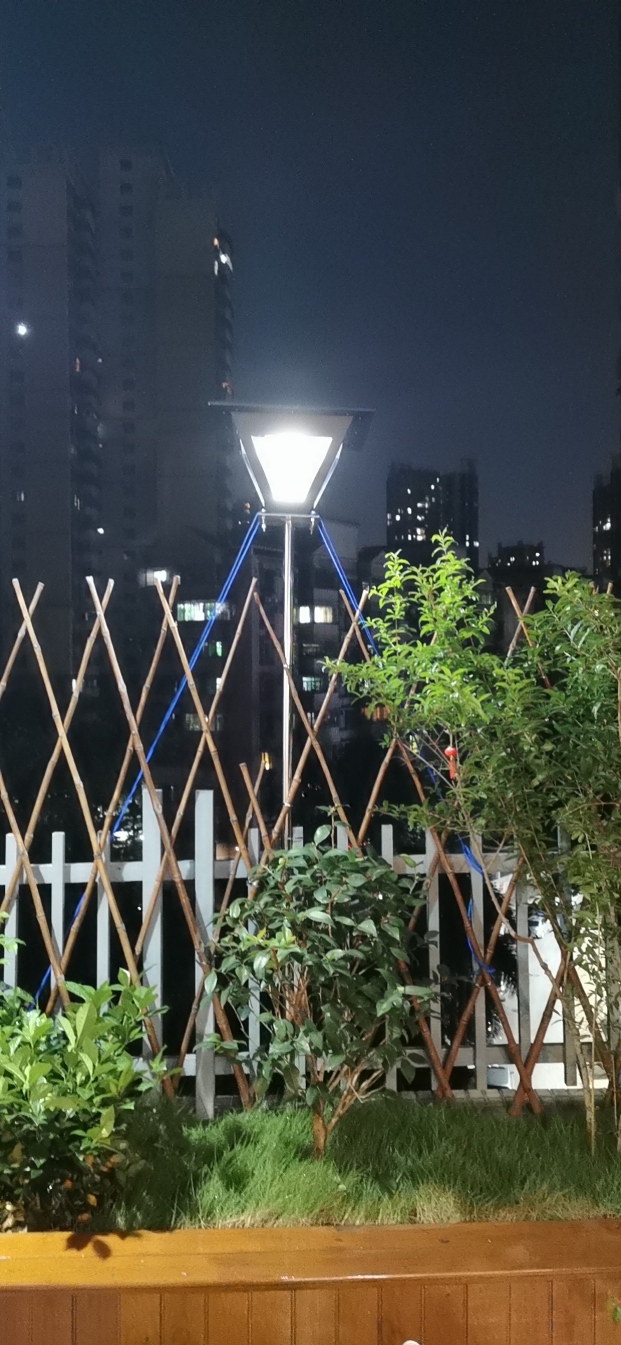 太陽能庭院燈.jpg